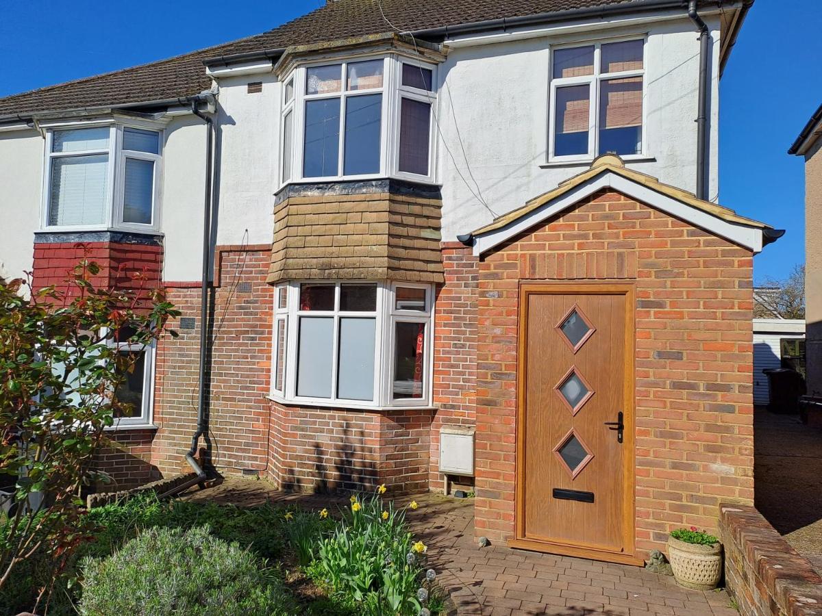 Quiet Comfortable Patcham Studio Free Parking Hallway Shared With Host Apartment Brighton ภายนอก รูปภาพ