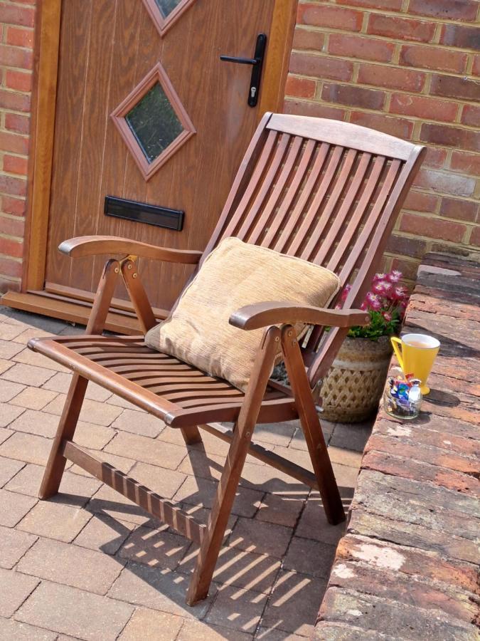 Quiet Comfortable Patcham Studio Free Parking Hallway Shared With Host Apartment Brighton ภายนอก รูปภาพ